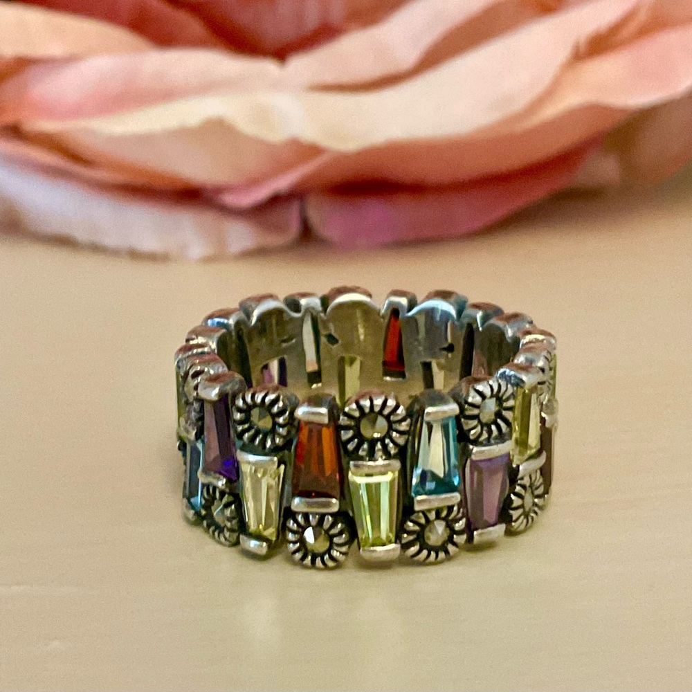 Sterling silver size 6 beautiful ring